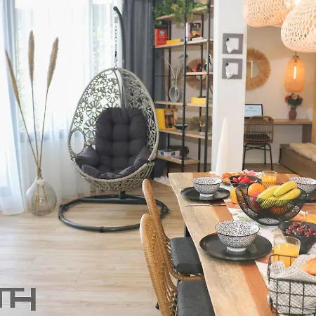 Apartman Luxury 80m2 With Balcony Downtown *