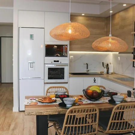 Luxury 80m2 With Balcony Downtown Szaloniki