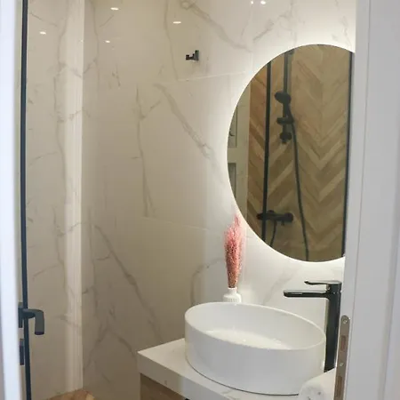 Appartamento Luxury 80m2 With Balcony Downtown