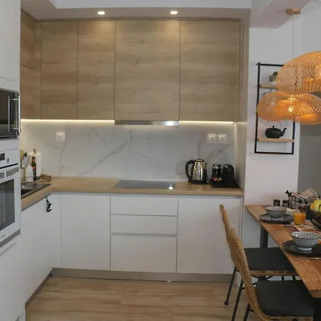 Apartment Luxury 80m2 With Balcony Downtown