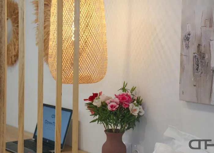 Luxury 80m2 With Balcony Downtown * Selanik
