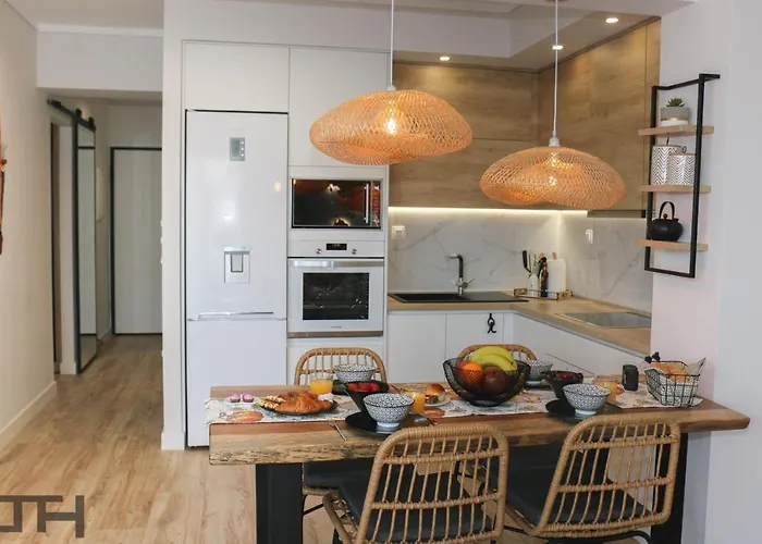 Luxury 80m2 With Balcony Downtown Selanik