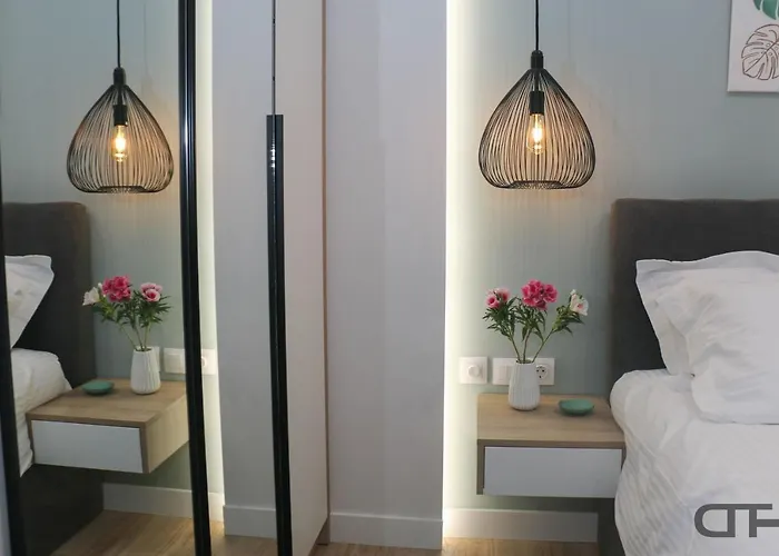 Luxury 80m2 With Balcony Downtown * Selanik